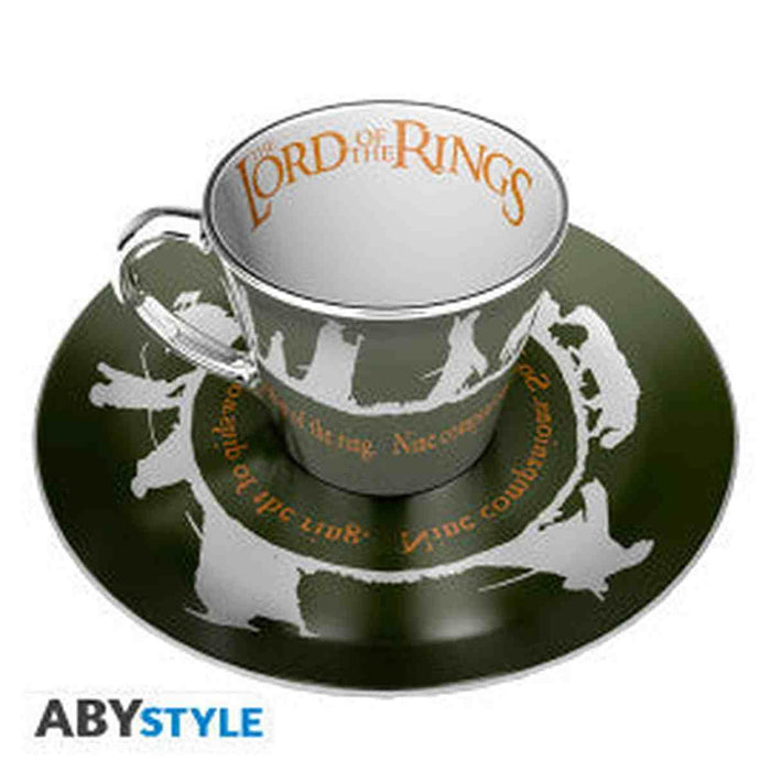 Set de tasse et assiette "Le Seigneur des Anneaux" par ABYstyle. Comprend des illustrations thématiques liées à la série.produit derivé