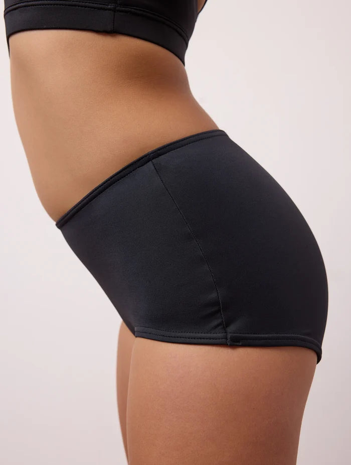 Shorty de bain menstruel Cyané pour ados