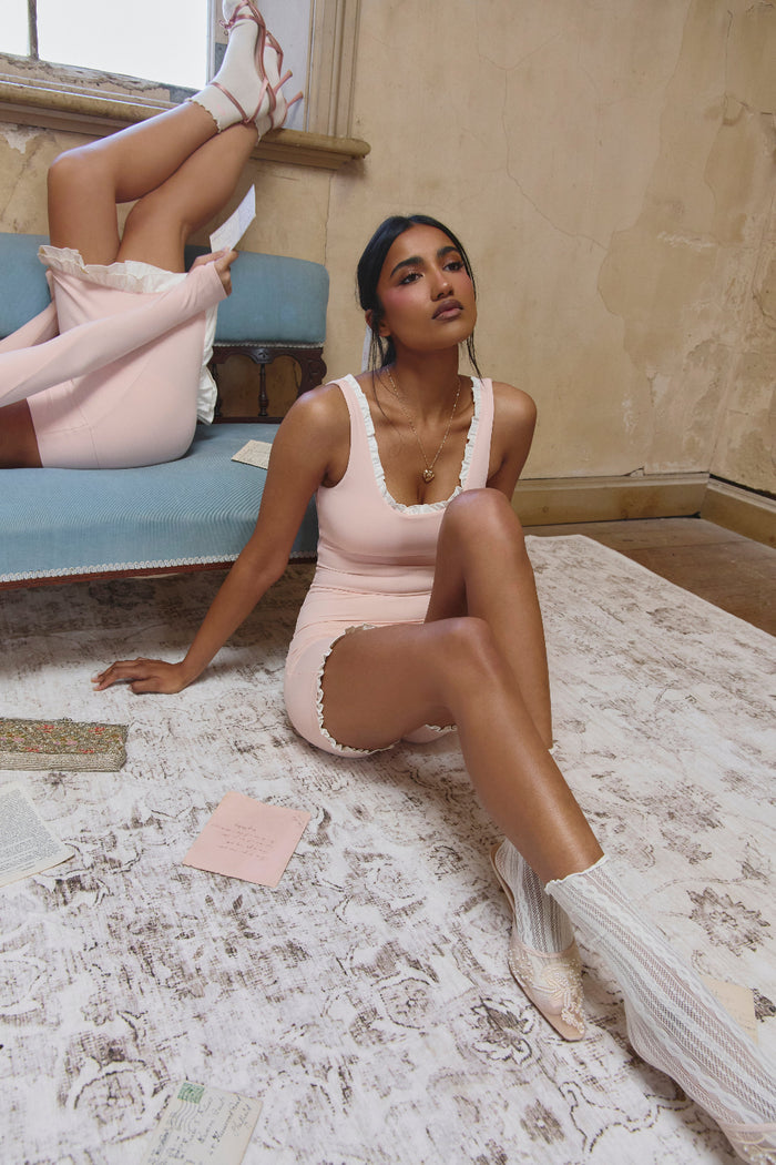 Astoria Airvíve Ruffle Onesie - Peach Crème