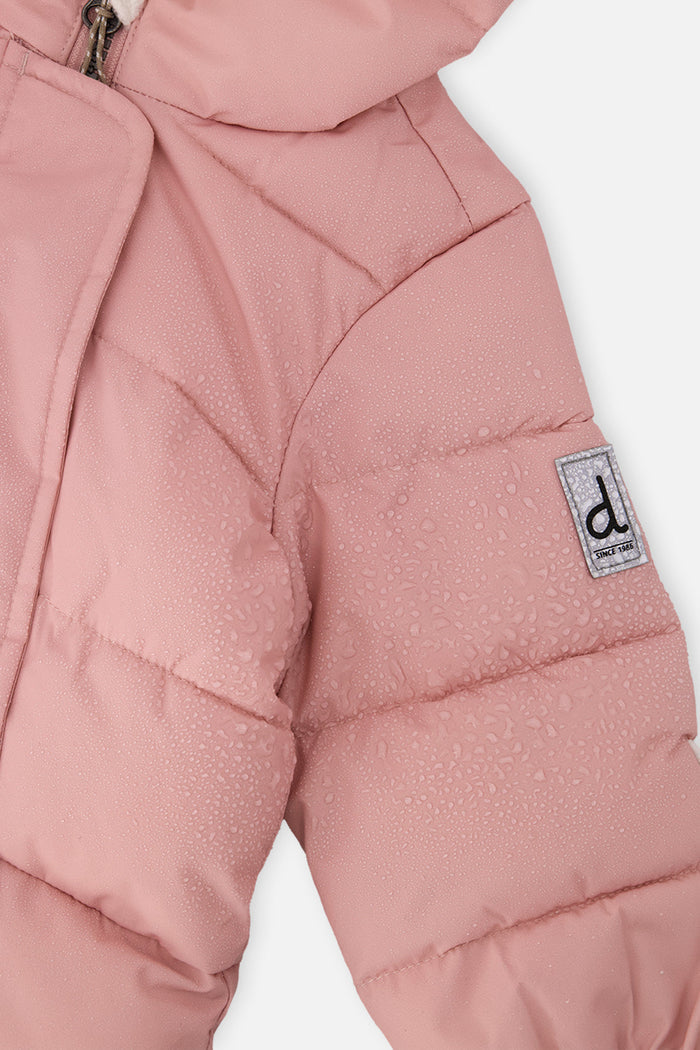 Deux par Deux Baby Cloud snowsuit in pale dusty pink, close-up of the quilted sleeve