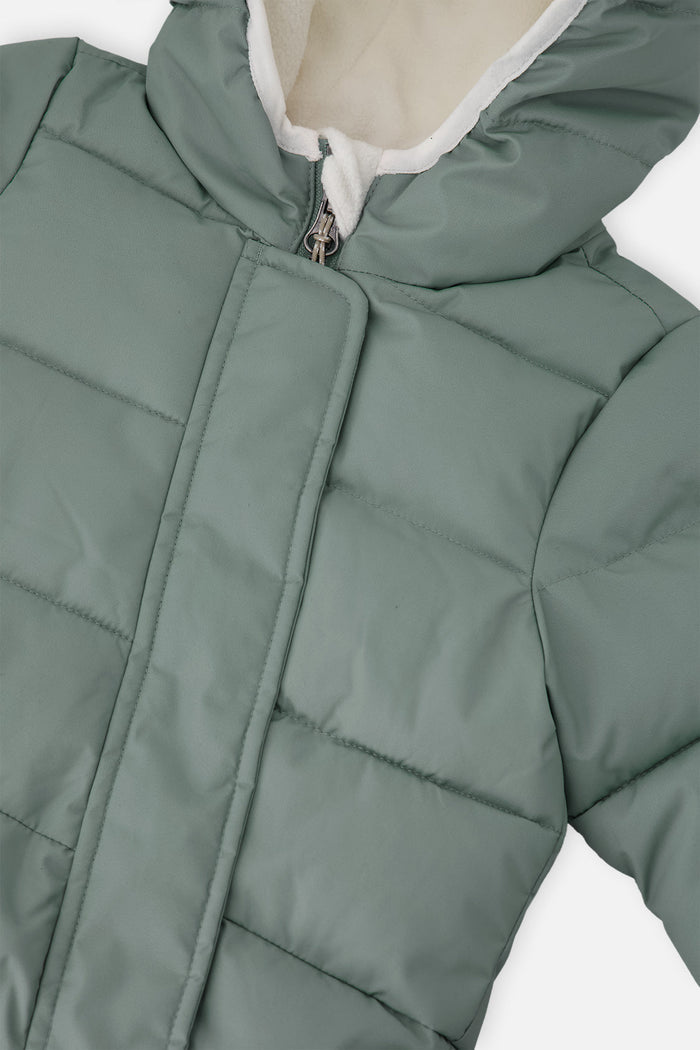 Deux par Deux sage green Baby Cloud snowsuit, close-up of the fleece-lined hood, front zipper and quilting