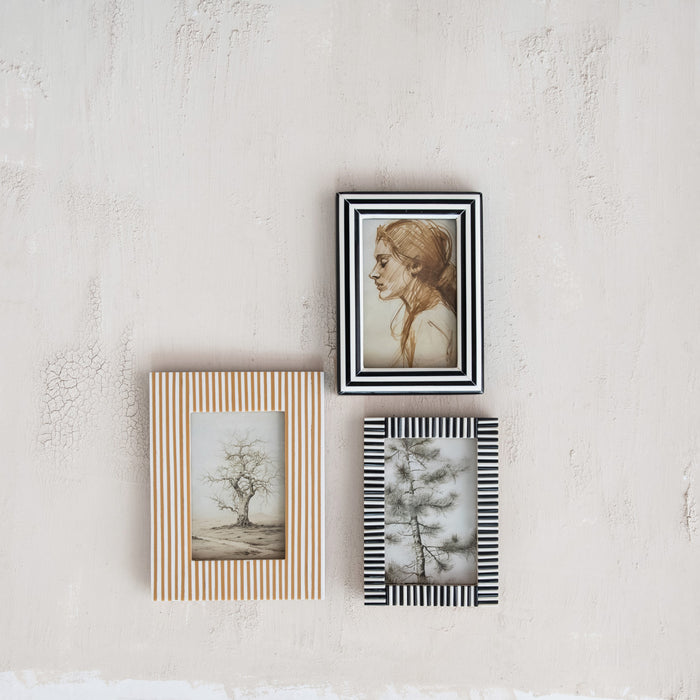 Black & White Ribbed Photo Frame
