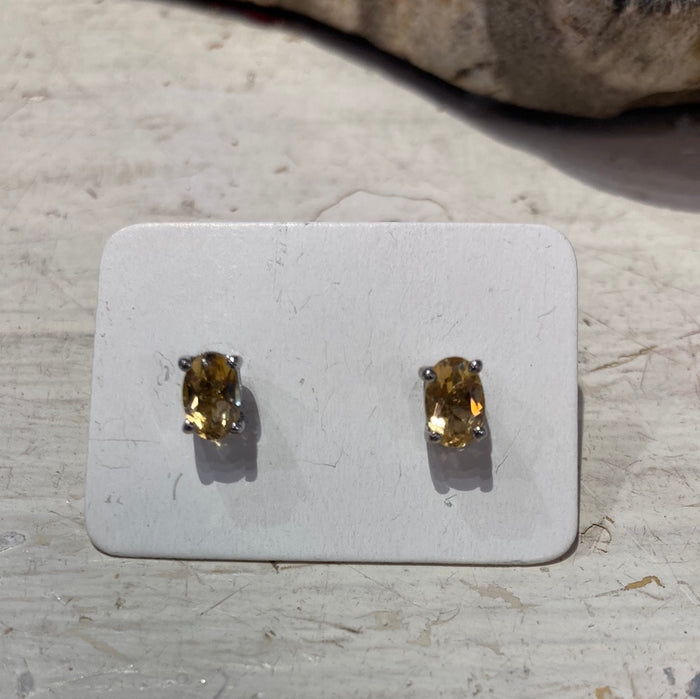 Citrine studs