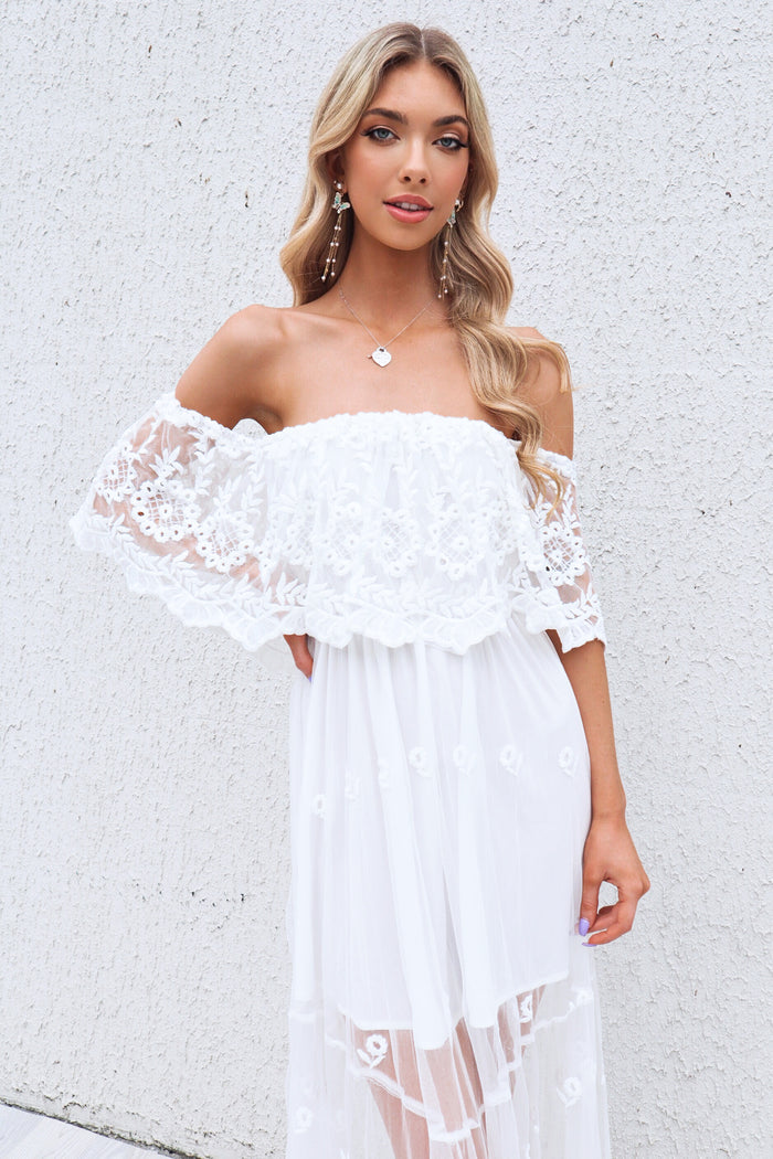 Daydream Lace Maxi Dress - Runway Goddess