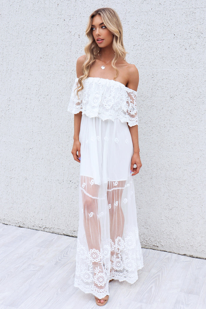 Daydream Lace Maxi Dress - Runway Goddess