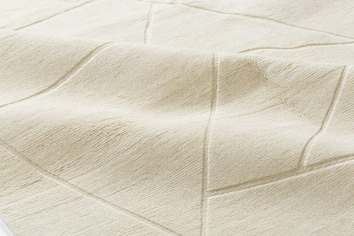 detail image of Fractal White hand knotted area rug design by Tufenkian