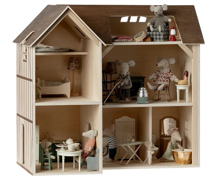 Maileg - Furniture For Mouse - Hole Farmhouse - Lifestyle Cut
