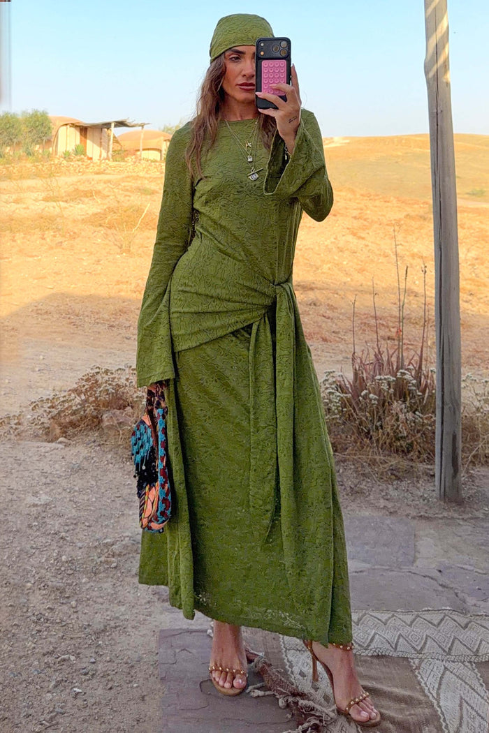 caption_Model is 5ft3” and wears UK size 10/ US 6