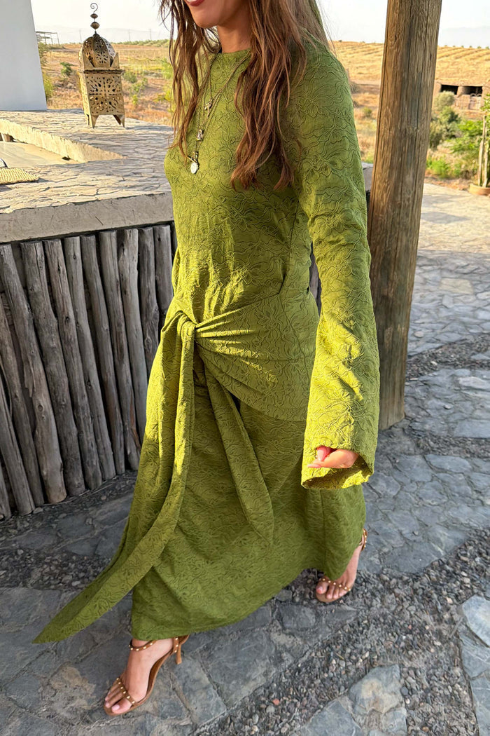 caption_Model is 5ft3” and wears UK size 10/ US 6