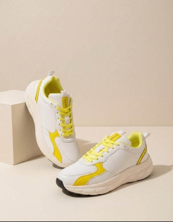 Mens sports shoes
