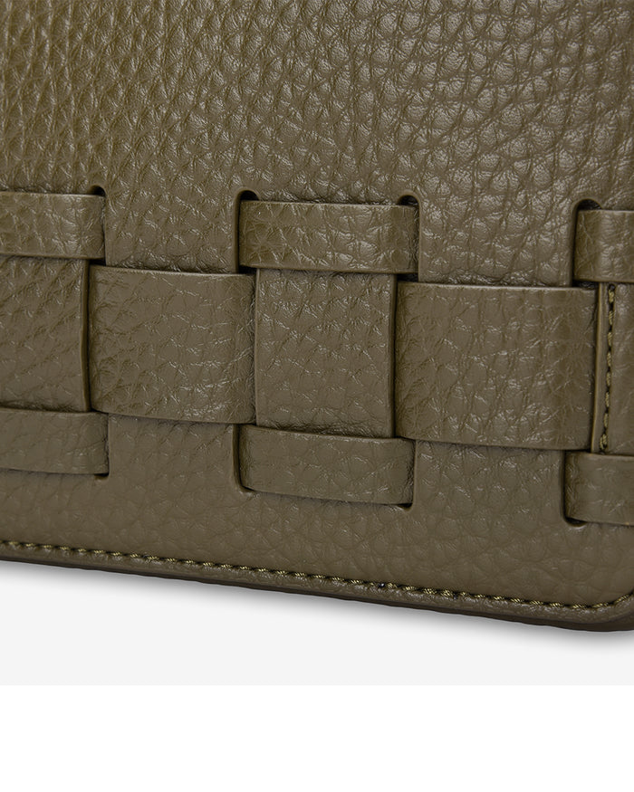 LONDON CROSSBODY BAG in Khaki by Elms and King