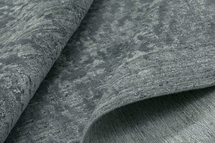 Detail image of Papyrus Glacier hand loomed area rug
