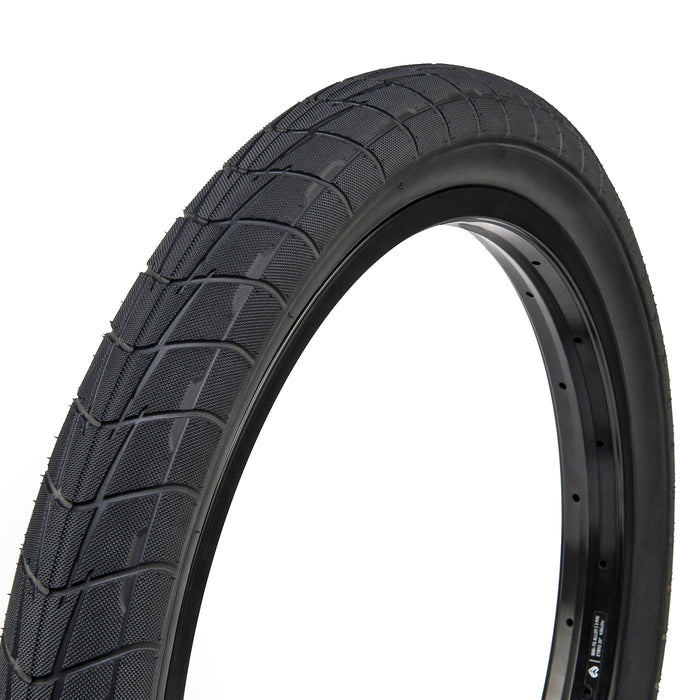 Predator Tire (Bruno Hoffmann Signature)