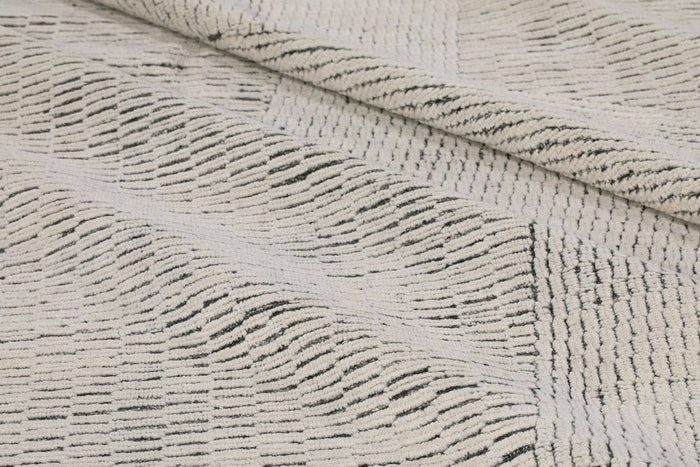 RHOMBUS IVORY CHARCOAL 1x1