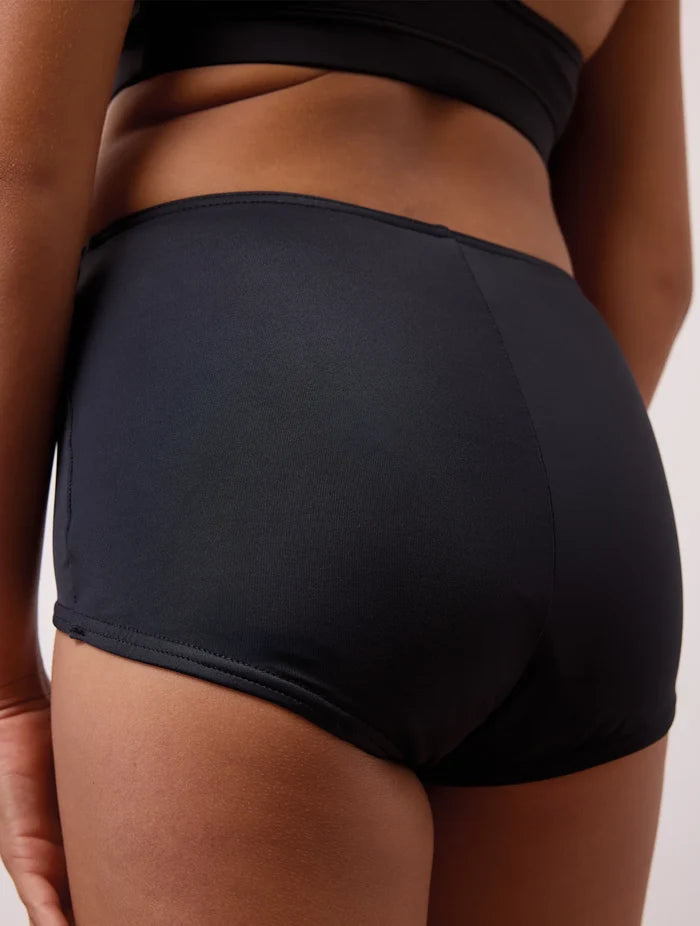 Shorty de bain menstruel Cyané pour ados