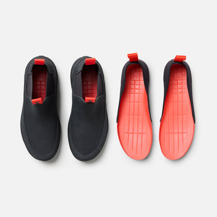 MISE Chelsea boot black slip-resistant kitchen shoe bundle top down view with extra insoles on light gray background