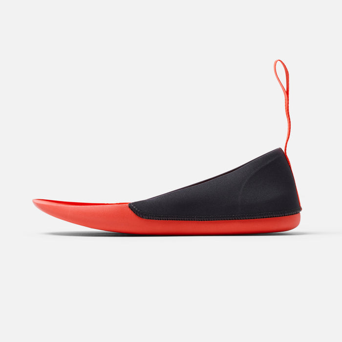 MISE Chelsea boot slip-resistant kitchen shoe insole lateral view on light gray background