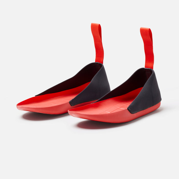 MISE Chelsea boot slip-resistant kitchen shoe insoles angled view on light gray background