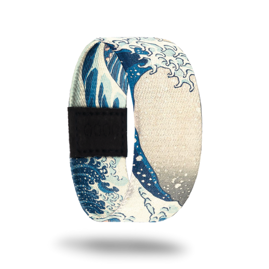 Outside Design of The Great Wave: shows the wave of the classic The Great Wave painting by Katsushika Hokusai