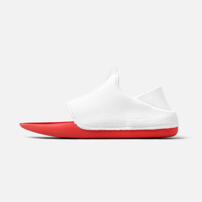 MISE Relaxed kitchen shoe insole lateral view with red insole