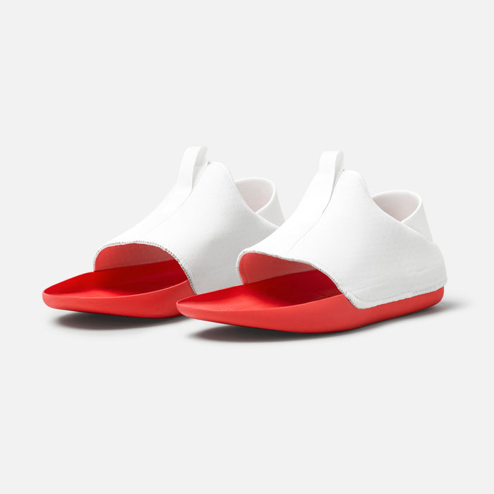 MISE Relaxed kitchen shoe insoles angled view white upper with red cushioned insole