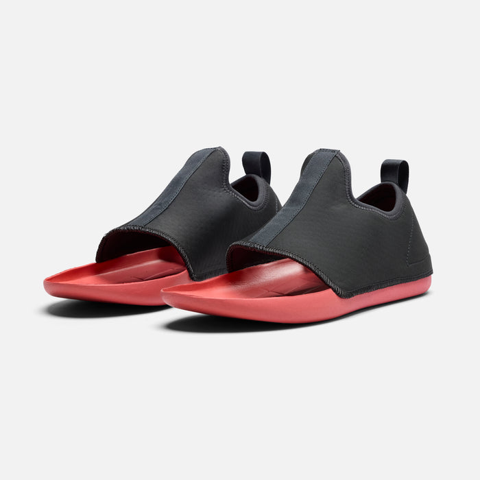 MISE Standard 2 black slip-resistant kitchen shoe insoles angled view on light gray background