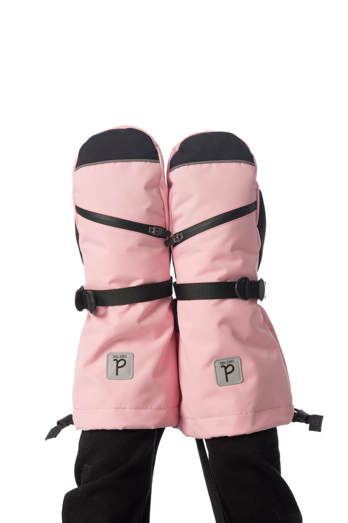 Deux par Deux Teknik kids' mittens in light pink – worn by a child